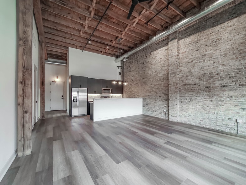 818 N Wolcott Ave, Chicago, IL for sale - Building Photo - Image 2 of 20