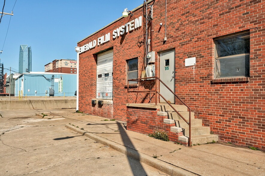 515 Kings of Leon Ln, Oklahoma City, OK for sale - Building Photo - Image 2 of 48