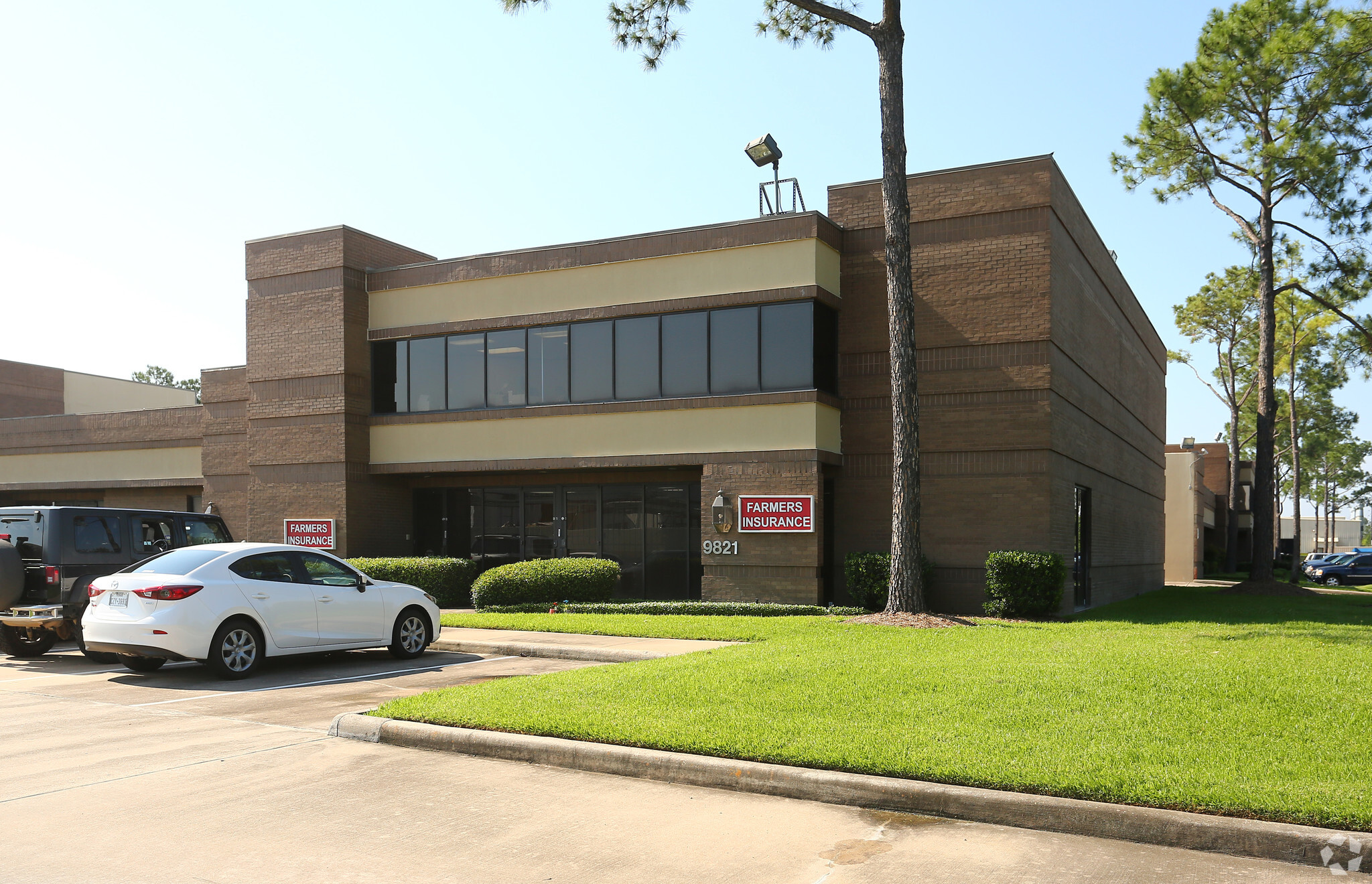 9821 Whithorn Dr, Houston, TX for lease Primary Photo- Image 1 of 5