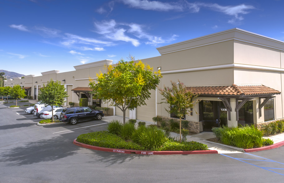 1090 5th St, Calimesa, CA for lease - Primary Photo - Image 1 of 2