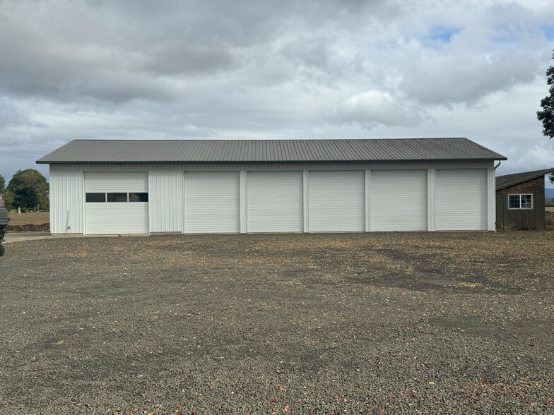 29340 Dane ln, Junction City, OR for lease - Primary Photo - Image 1 of 8