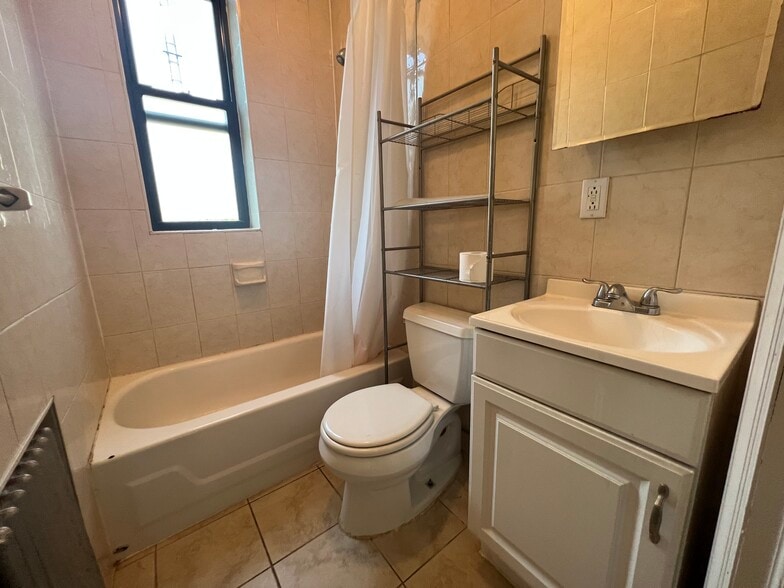 349 Grove St, Brooklyn, NY for sale - Building Photo - Image 3 of 9