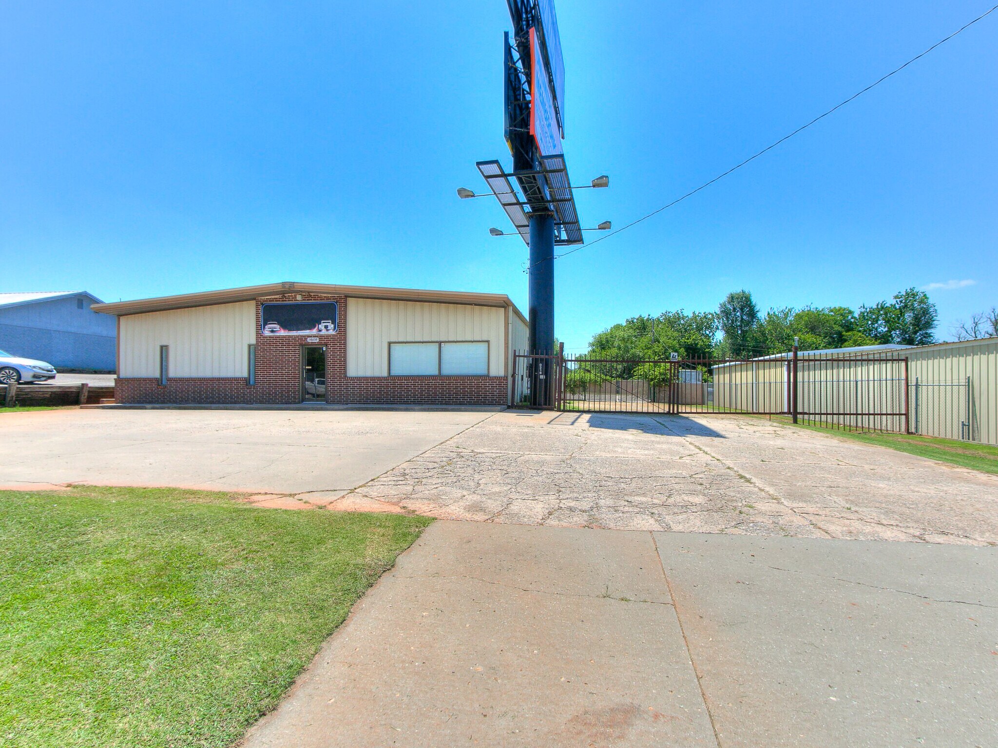 1608 E State Highway 152, Mustang, OK à vendre Photo principale- Image 1 de 23