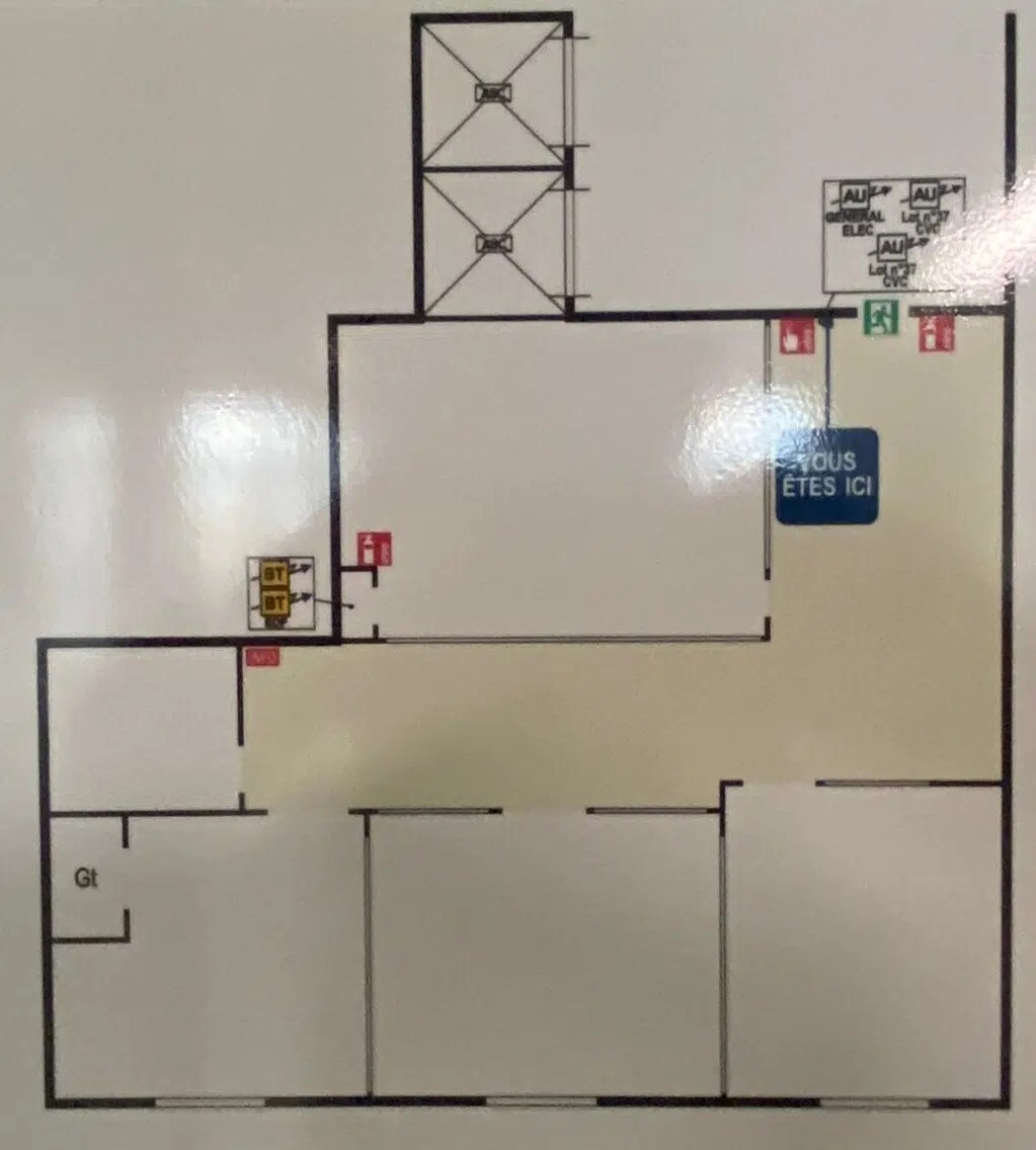 10 Place De La Joliette, Marseille à louer Plan d’étage- Image 1 de 2