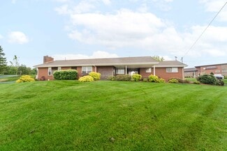 Plus de détails pour 711 N Pike St, Grafton, WV - Bureau à vendre