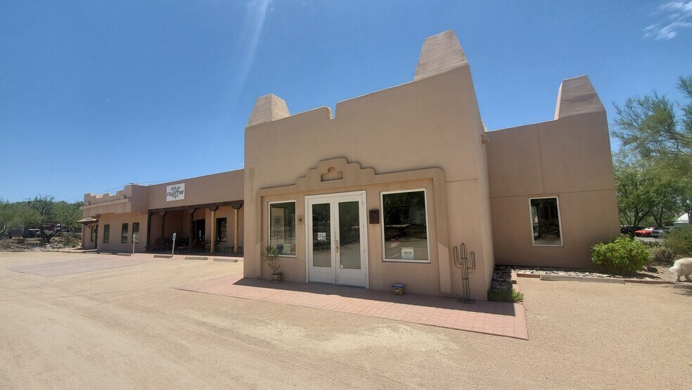 6070 E Cave Creek Rd, Cave Creek, AZ à louer - Photo du bâtiment - Image 3 de 32