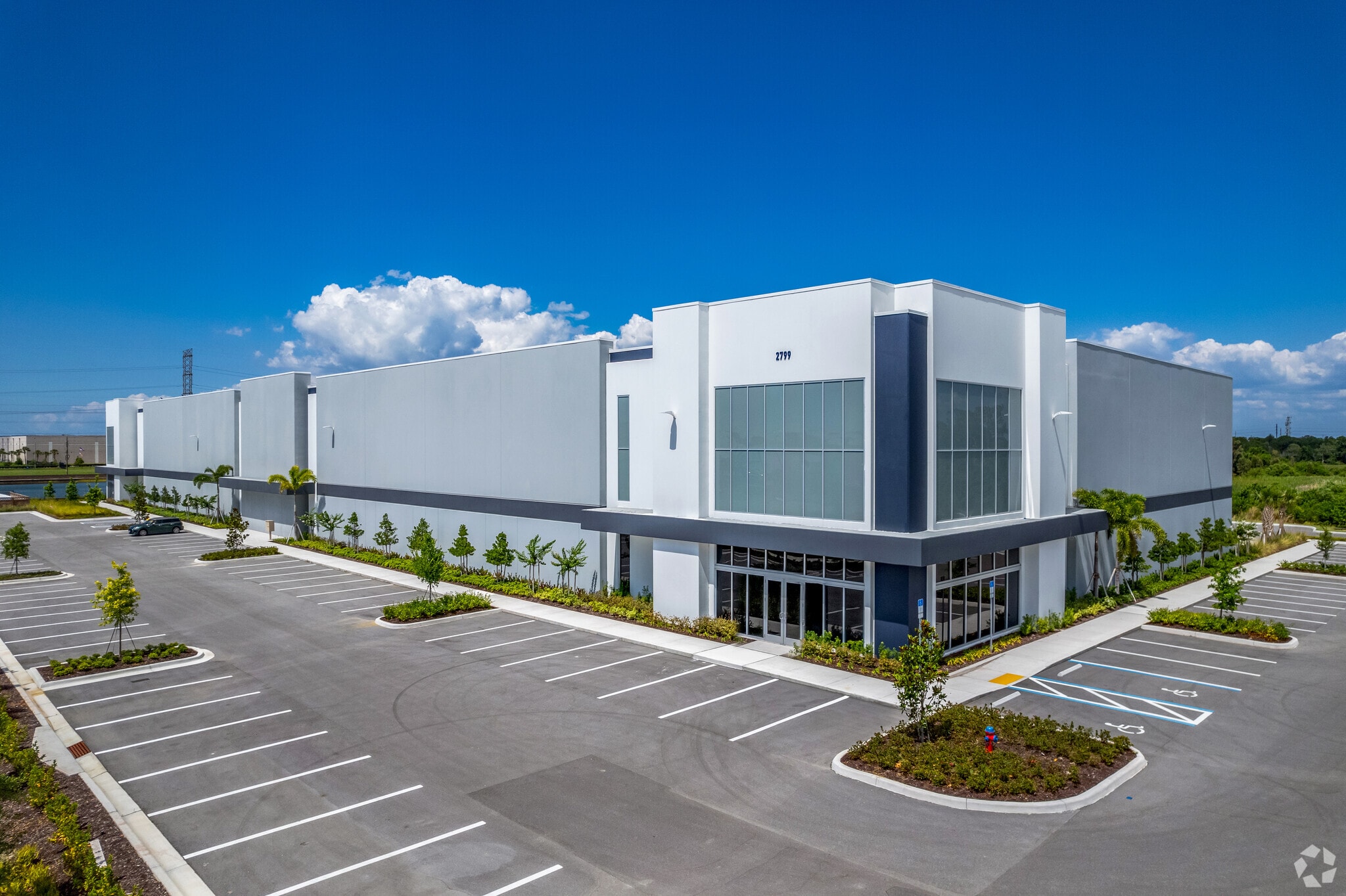 2799 Gateway Centre Pky, Saint Petersburg, FL for lease Primary Photo- Image 1 of 7