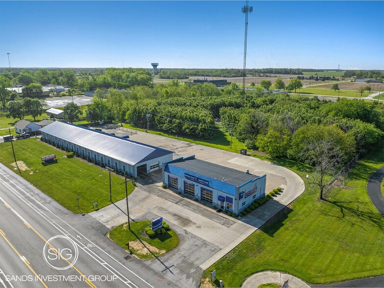 Express Care Car Wash & Quick Lube portefeuille de 2 propriétés à vendre sur LoopNet.ca - Photo du bâtiment - Image 1 de 5