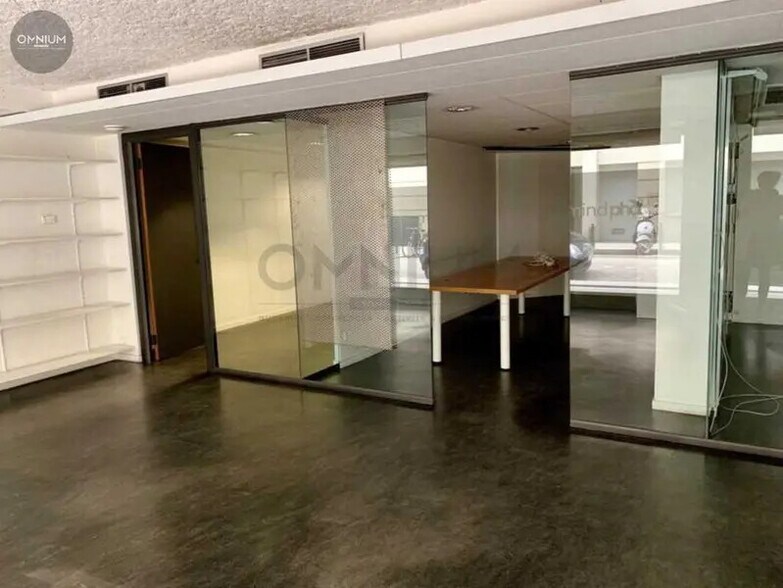 Retail in Lyon for lease - Interior Photo - Image 3 of 4