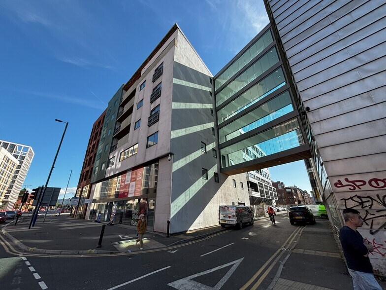 Oldham Rd, Manchester à louer - Photo du bâtiment - Image 2 de 9