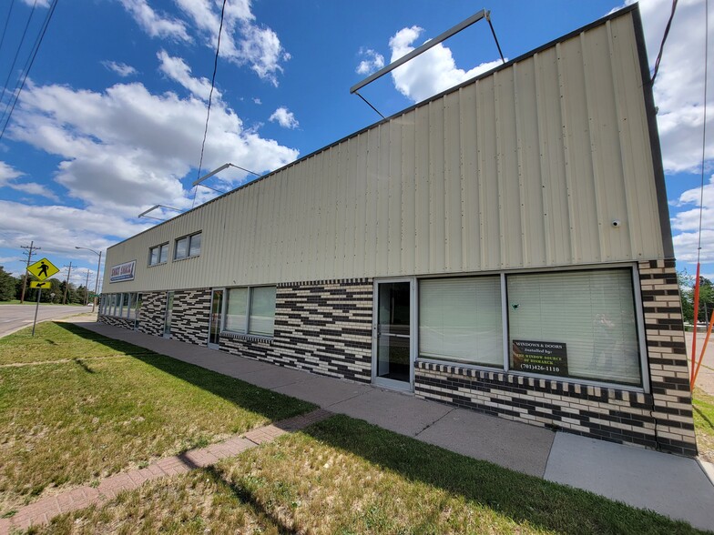 525-531 Memorial Hwy, Bismarck, ND à vendre - Photo du bâtiment - Image 1 de 1