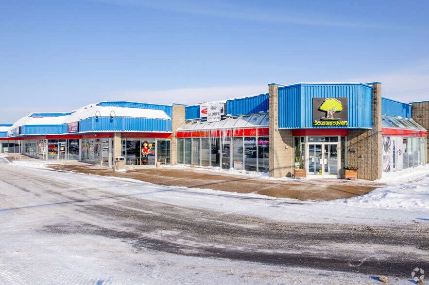 345-393 Boul Harwood, Vaudreuil-dorion, QC à louer - Photo du bâtiment - Image 3 de 5