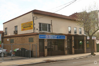 More details for 6680 70th St, Middle Village, NY - Flex for Lease