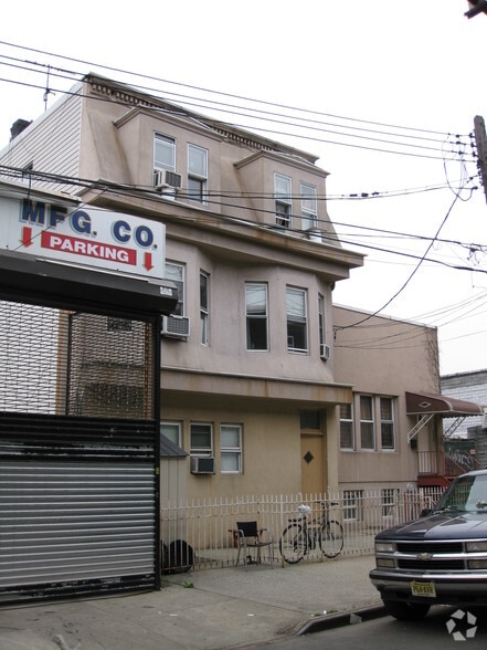 2194-2196 McDonald Ave, Brooklyn, NY for sale - Building Photo - Image 2 of 4