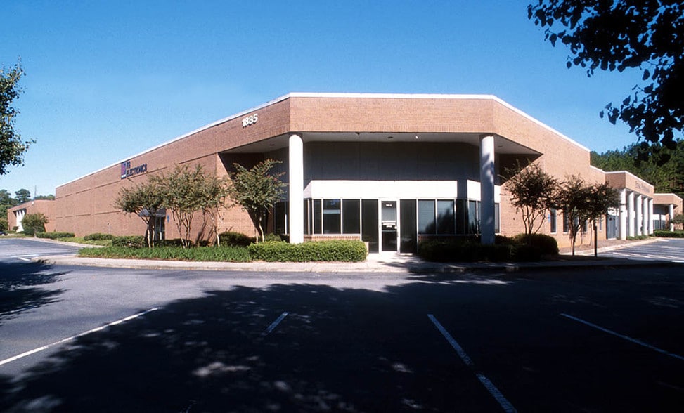 1885 Beaver Ridge Cir, Norcross, GA for lease - Building Photo - Image 2 of 4