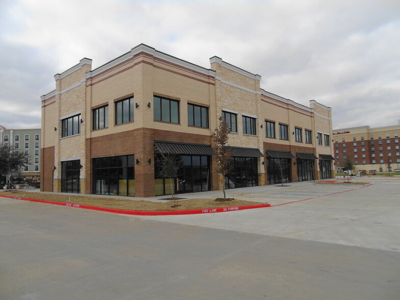 2670 Lake Vista Dr, Lewisville, TX for lease - Building Photo - Image 1 of 3