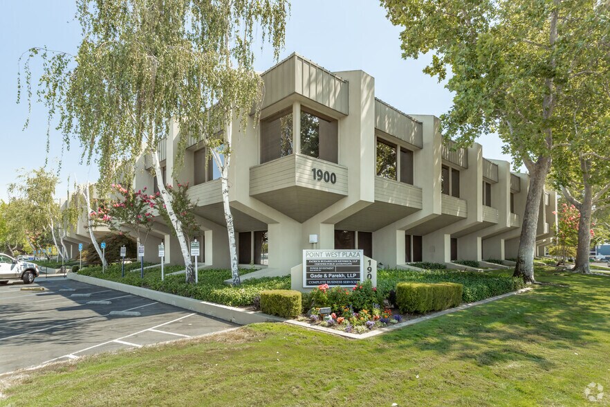 1900 Point West Way, Sacramento, CA à louer - Photo du bâtiment - Image 2 de 7