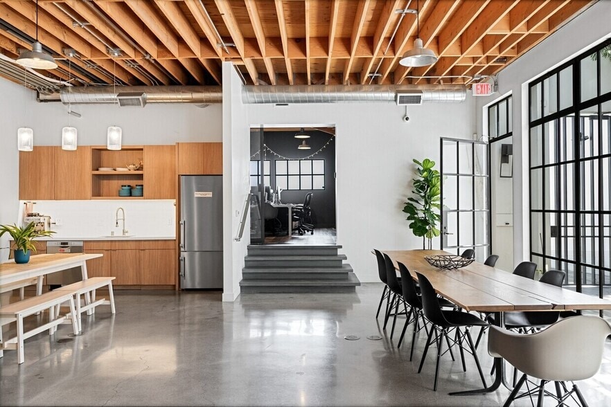 2011 Pontius Ave, Los Angeles, CA for lease - Matterport 3D Scan - Image 2 of 29