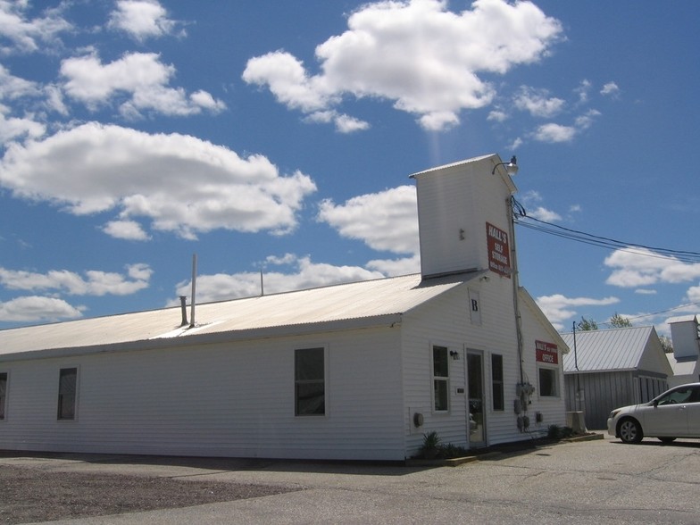 41 Maine St, New Gloucester, ME à vendre - Photo principale - Image 1 de 1