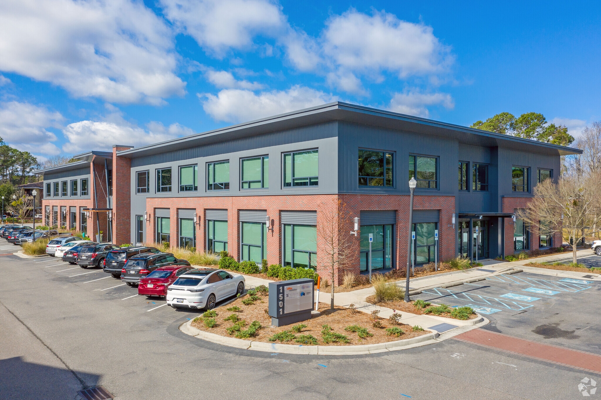 1501 Belle Isle Ave, Mount Pleasant, SC for lease Primary Photo- Image 1 of 24