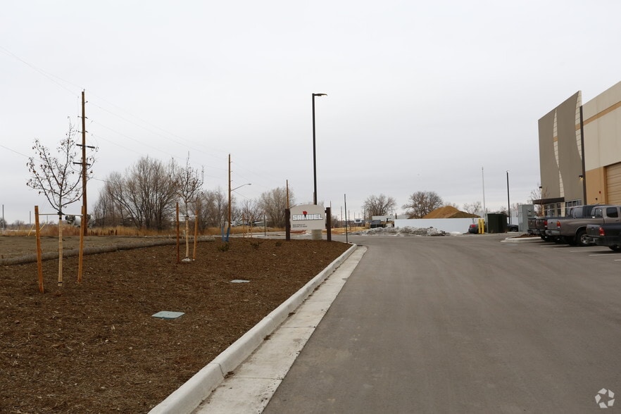 8020 Steele St, Denver, CO for lease - Building Photo - Image 3 of 3