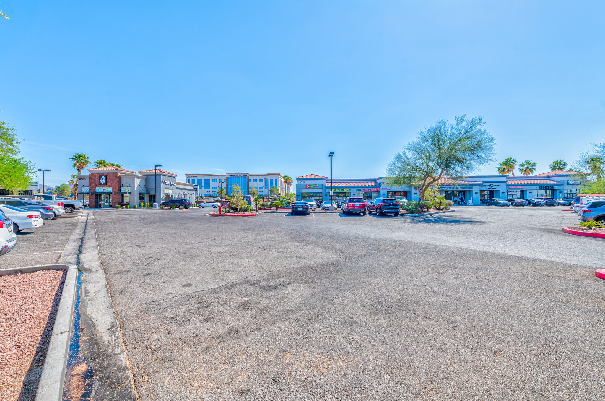 10585 S Eastern Ave, Henderson, NV à vendre Photo du bâtiment- Image 1 de 11