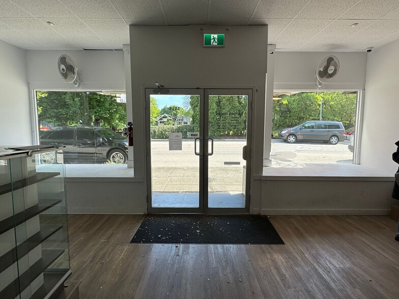 3357 4th Ave, Vancouver, BC à vendre - Photo intérieure - Image 2 de 5