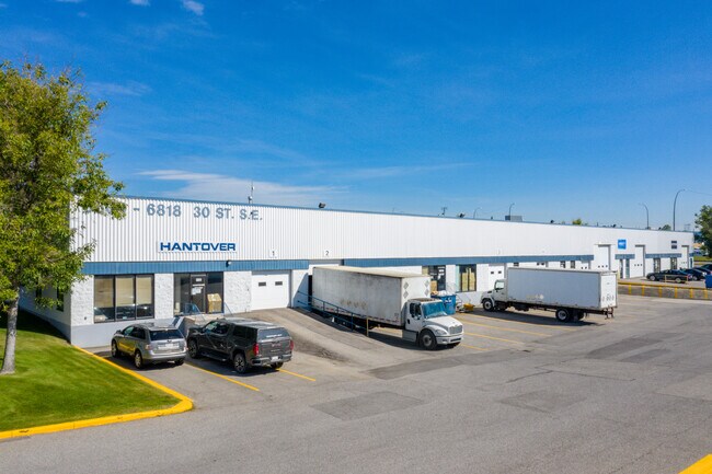 Plus de détails pour 6804-6818 30 St SE, Calgary, AB - Industriel à louer