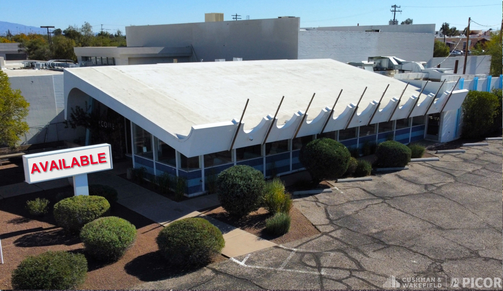 902 E Broadway Blvd, Tucson, AZ à louer - Photo du bâtiment - Image 2 de 4