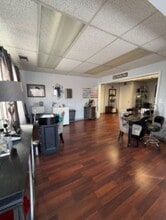 361 Park Rd, West Hartford, CT for lease Interior Photo- Image 2 of 7