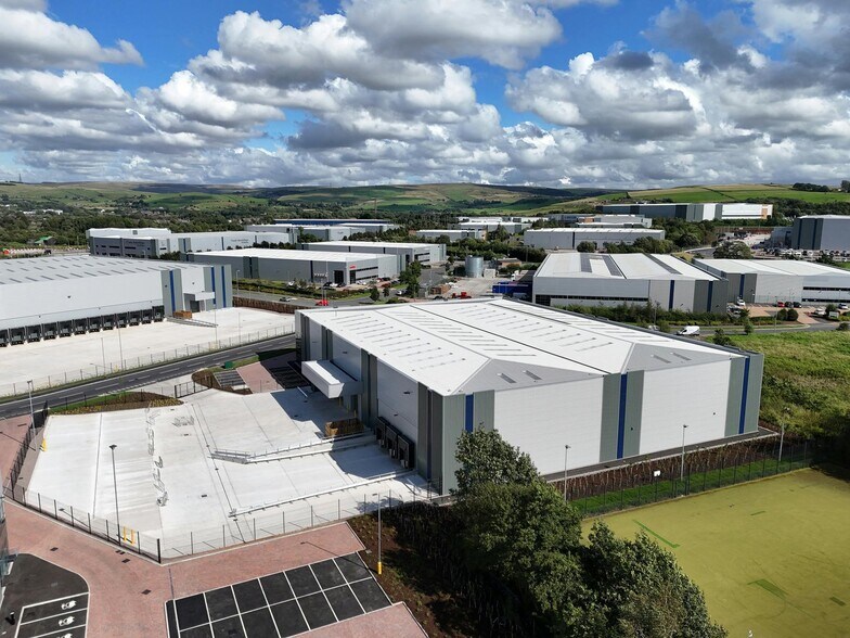 John Milne Av, Rochdale à louer - Photo du bâtiment - Image 3 de 38