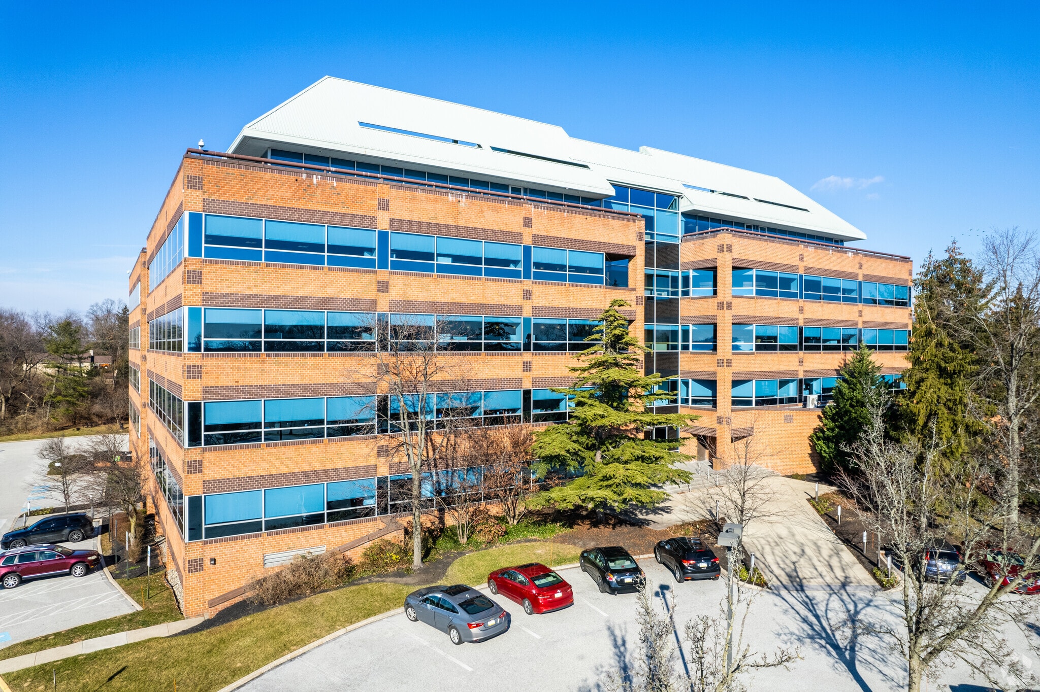 660 W Germantown Pike, Plymouth Meeting, PA for lease Primary Photo- Image 1 of 8