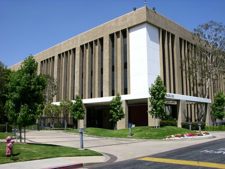 3121 Skypark Dr, Torrance, CA à louer - Photo du bâtiment - Image 2 de 7