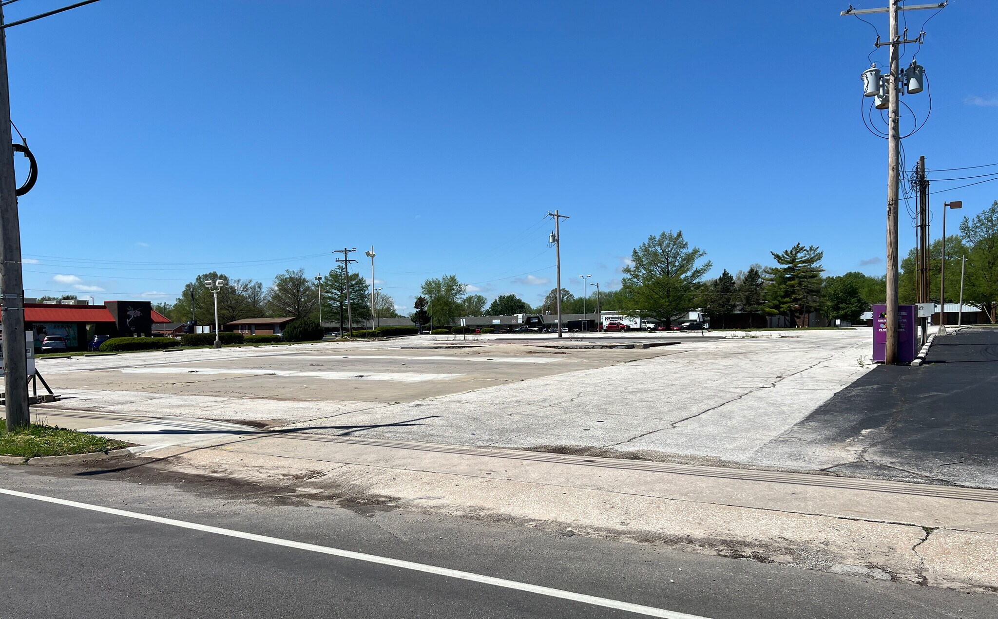 2101 S Glenstone Ave, Springfield, MO for lease Building Photo- Image 1 of 7