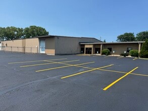 3675 N Main St, Oshkosh, WI for lease Building Photo- Image 2 of 11