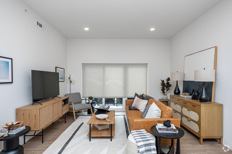 301 SE G St, Bentonville, AR à louer - Photo intérieure - Image 3 de 60
