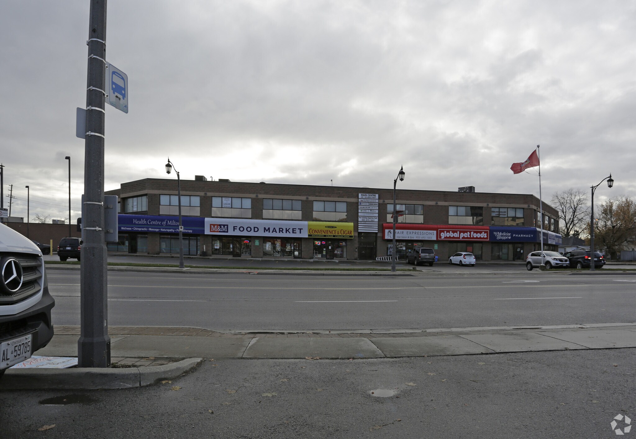 400-420 Main St E, Milton, ON à vendre Photo principale- Image 1 de 1
