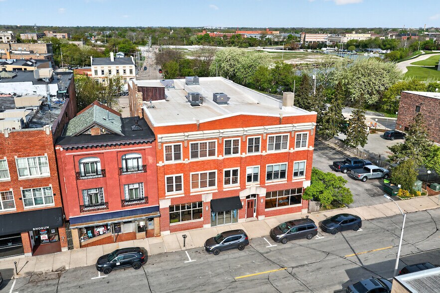 510 College Ave, Racine, WI à vendre - Photo du bâtiment - Image 2 de 91