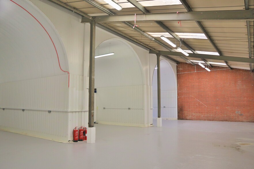 Edward St, London for lease - Interior Photo - Image 2 of 7