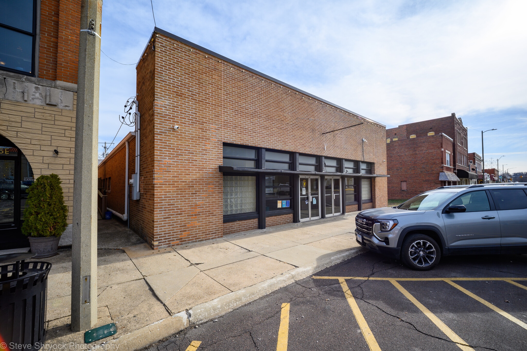 411 S Main St, Hillsboro, IL for sale Building Photo- Image 1 of 49