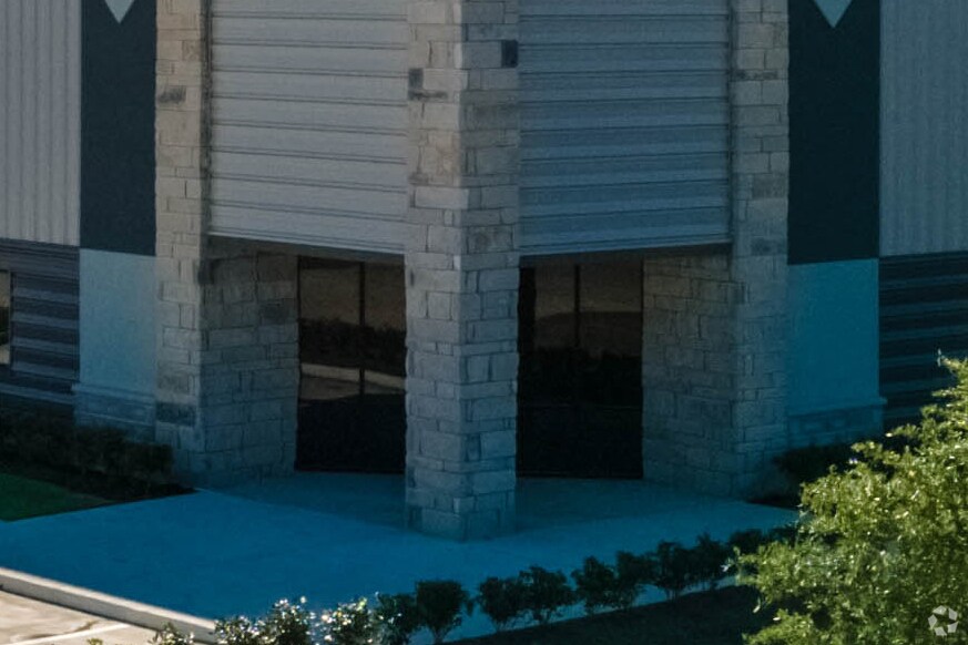 8110 Parkside Ave, Baytown, TX à louer - Photo du bâtiment - Image 3 de 4