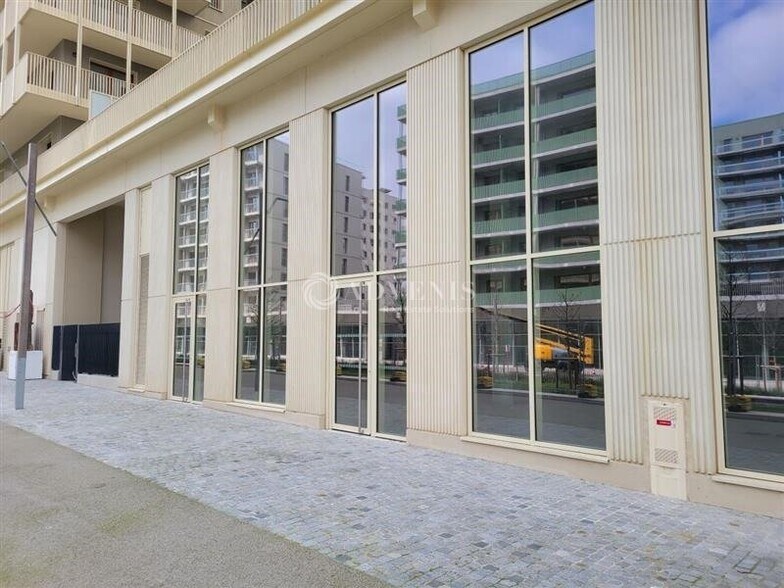 4 24 Rue Maya Angelou, Saint-Ouen-sur-Seine à louer - Photo du bâtiment - Image 2 de 9