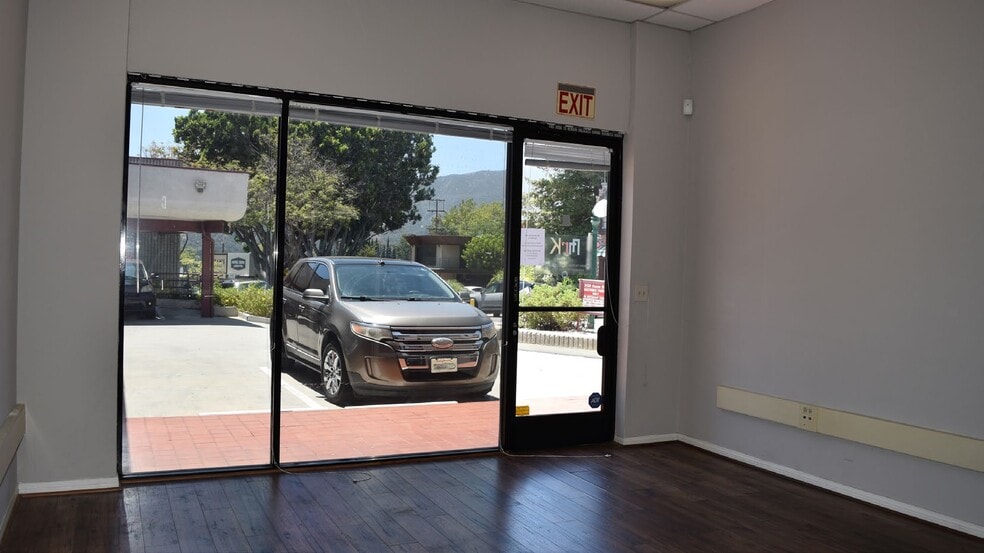 3430 Ocean View Blvd, Glendale, CA for lease - Interior Photo - Image 2 of 3