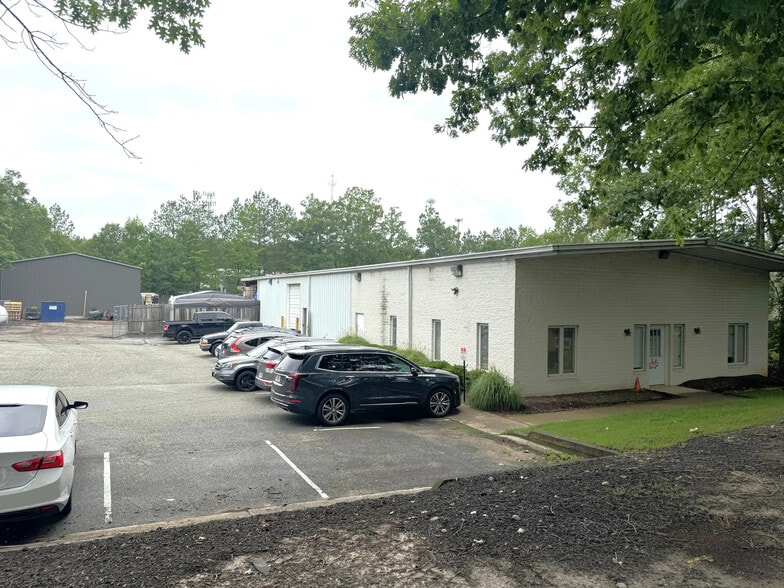12700 Oak Lake Trl, Midlothian, VA for sale - Building Photo - Image 1 of 7