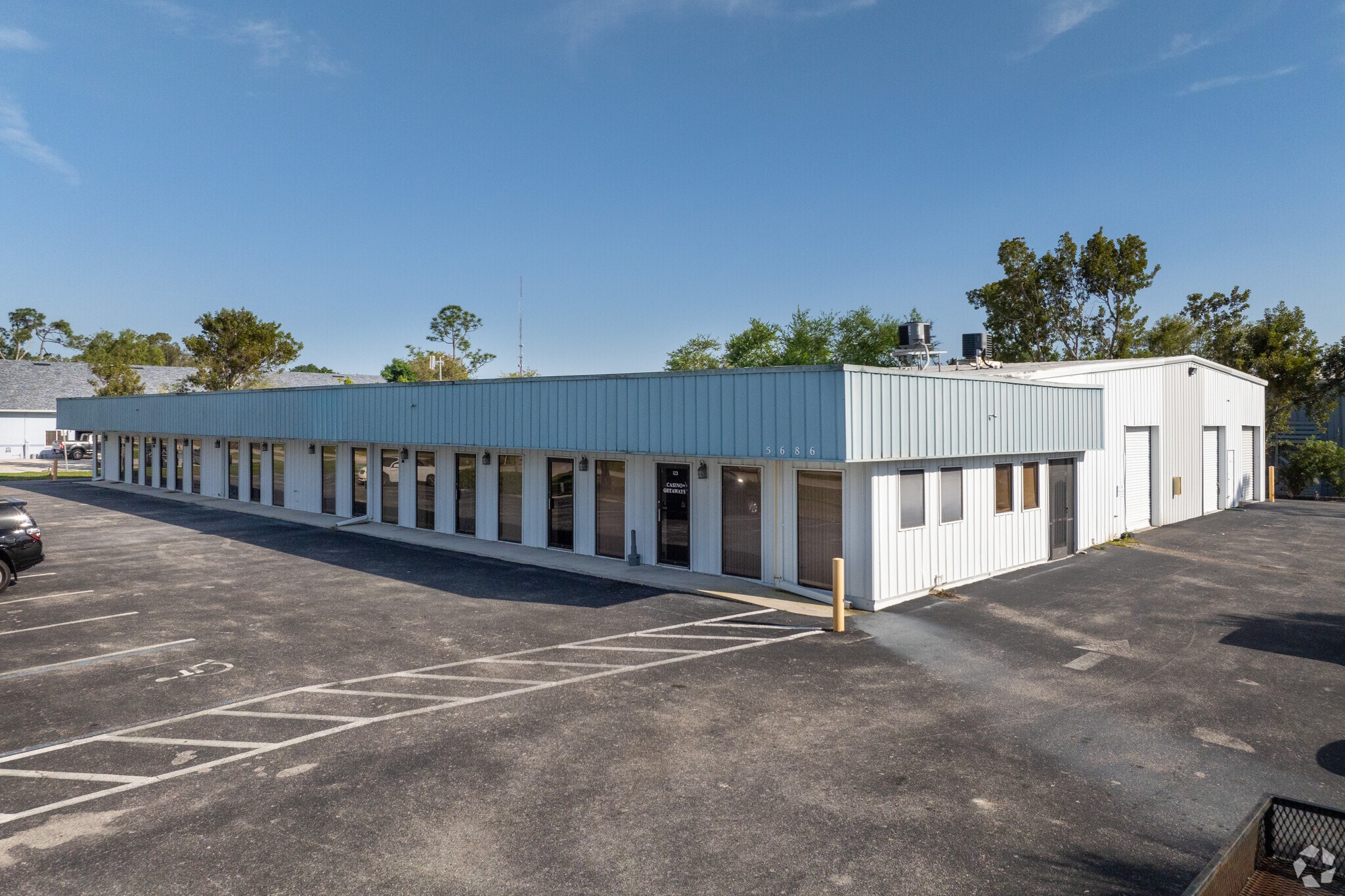 5686 Youngquist Rd, Fort Myers, FL for lease Primary Photo- Image 1 of 13