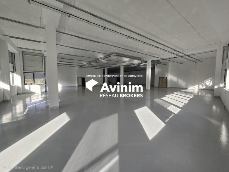 Industrial in Cergy for lease - Interior Photo - Image 2 of 2