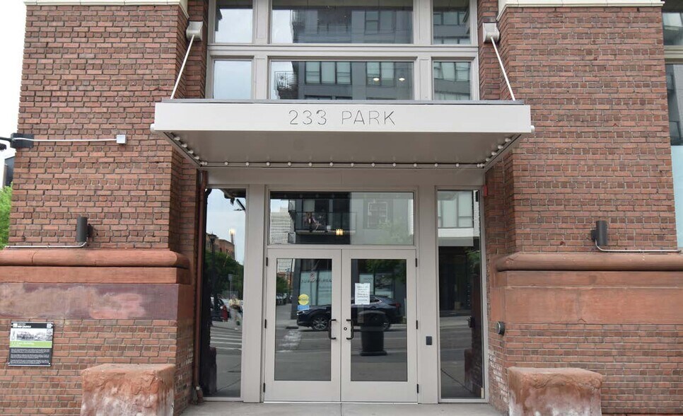 233 Park Ave, Minneapolis, MN à louer - Photo du bâtiment - Image 2 de 4