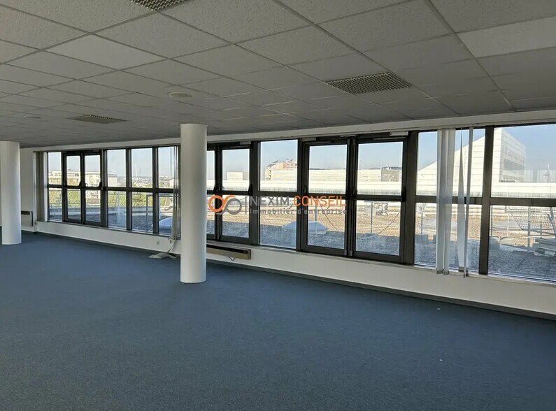 Office in Nanterre for sale - Interior Photo - Image 3 of 7
