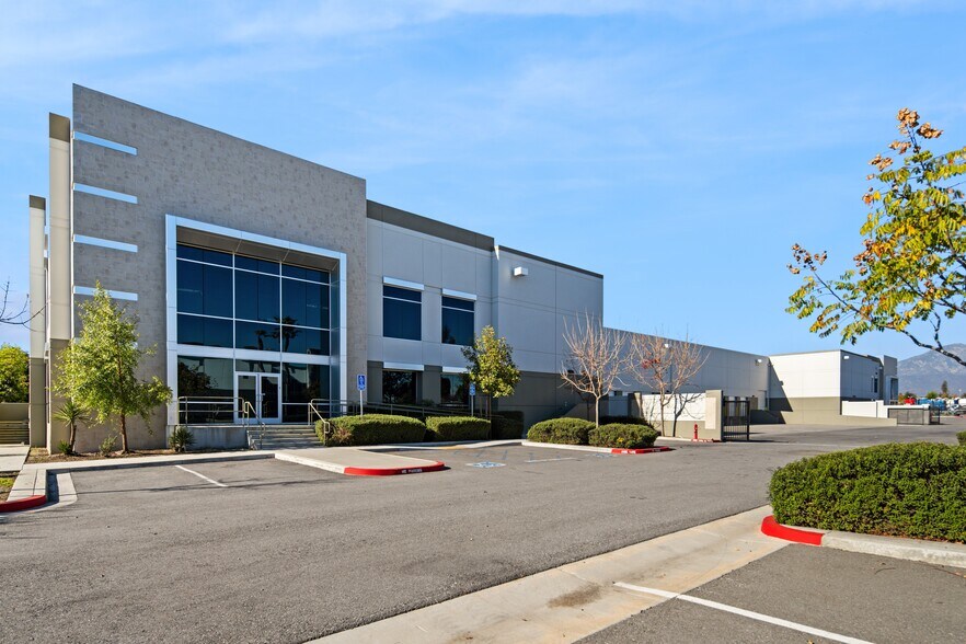 1020 Mildred St, Ontario, CA à louer - Photo du bâtiment - Image 1 de 7