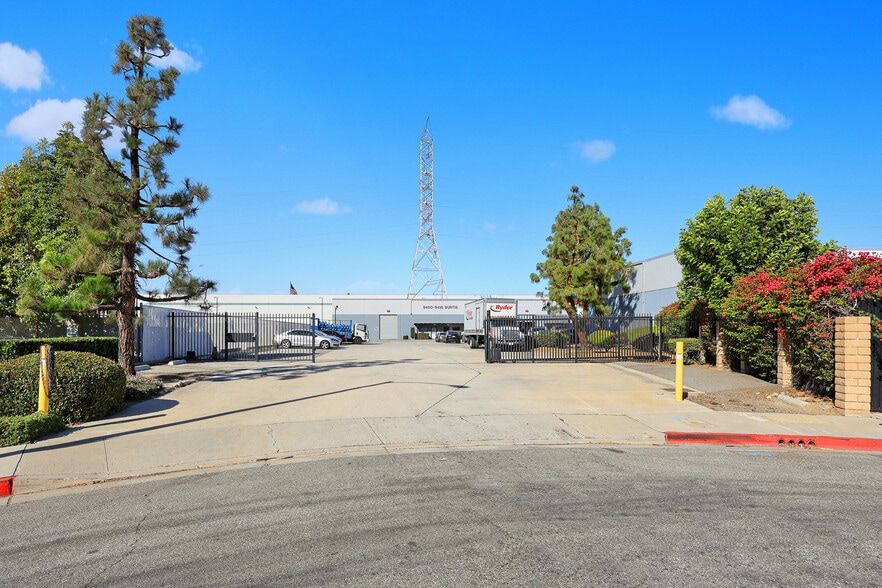 9400 Burtis St, South Gate, CA for lease - Building Photo - Image 3 of 7